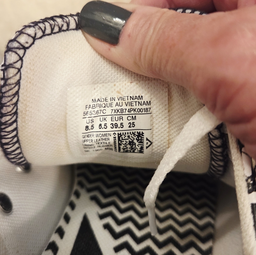 Awesome Like New Converse  Jack Purcell Shoes. Size 8.5 Black & White - Picture 4 of 5